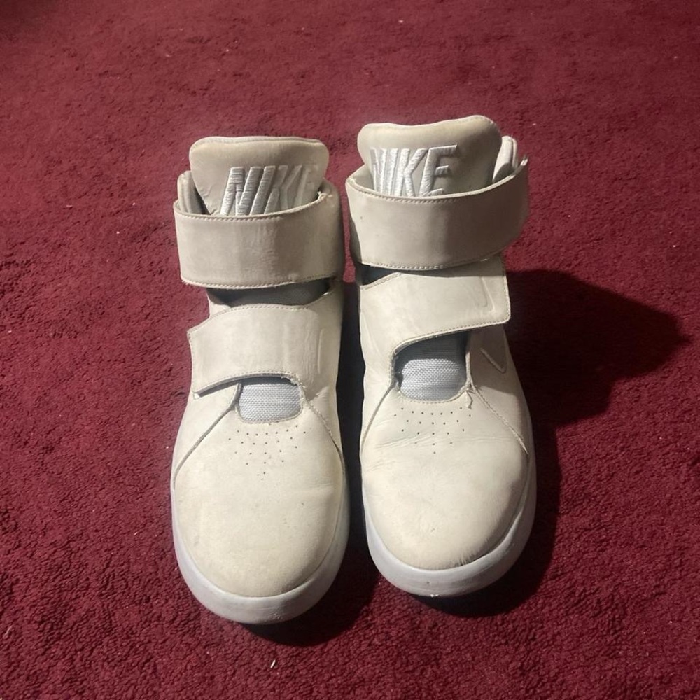 Vintage 10 Mens Platinum/Grey Nike Marxman Sneakers